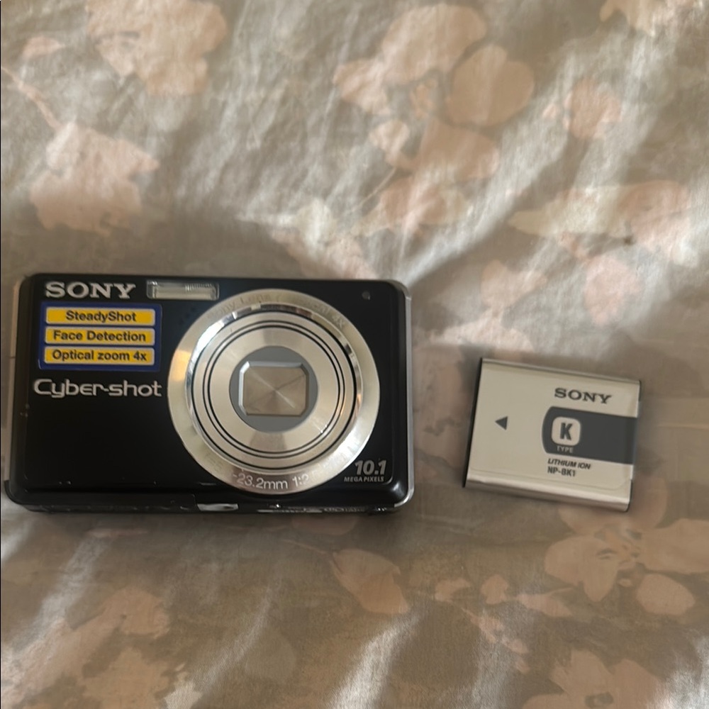 Sony Black and Silver Digital Camera Compact Design